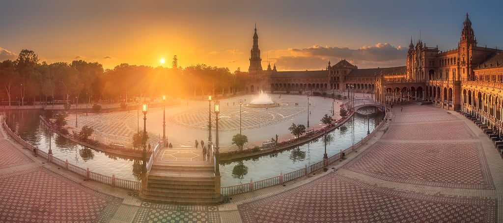 Plaza de España in Seville, Spain Plaza de España in Seville, Spain