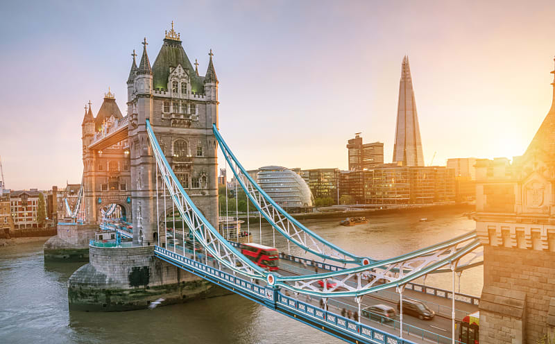 London Tower over the Thames River.